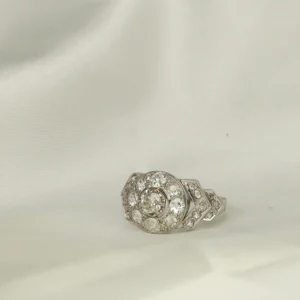 Anillo Roseta de Platino con Diamantes