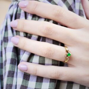 Anillo Esmeralda y Diamantes