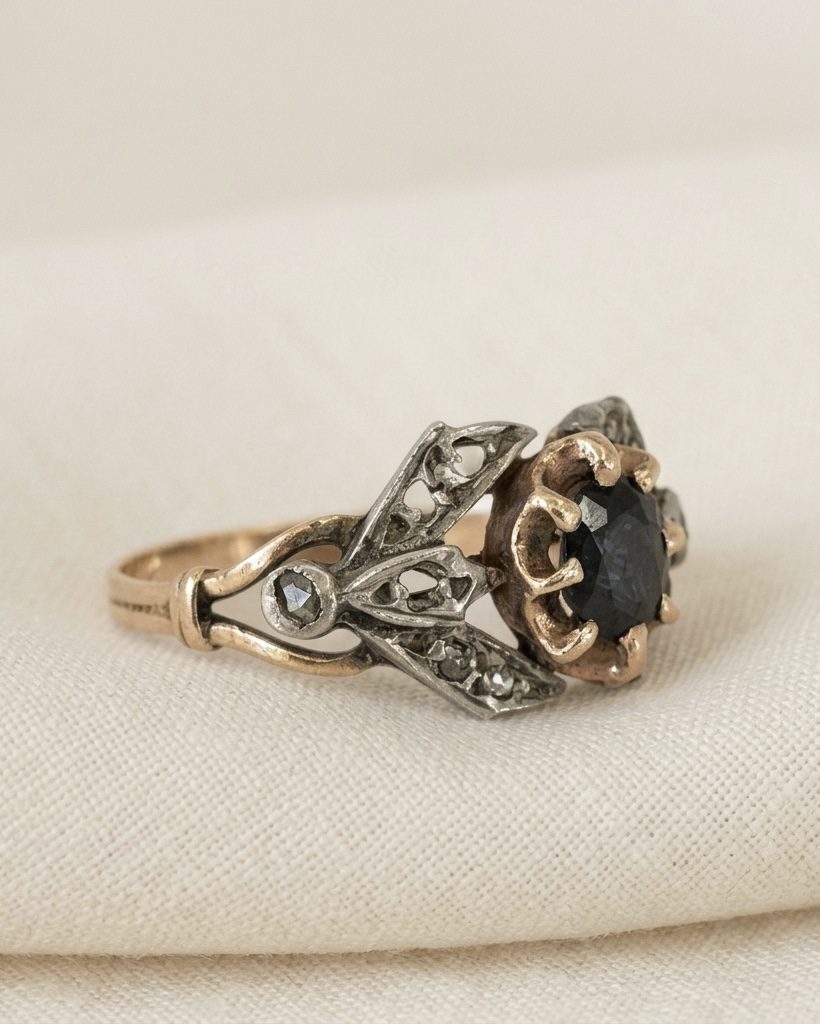 Anillo Art Nouveau con Zafiro central - Imagen 2